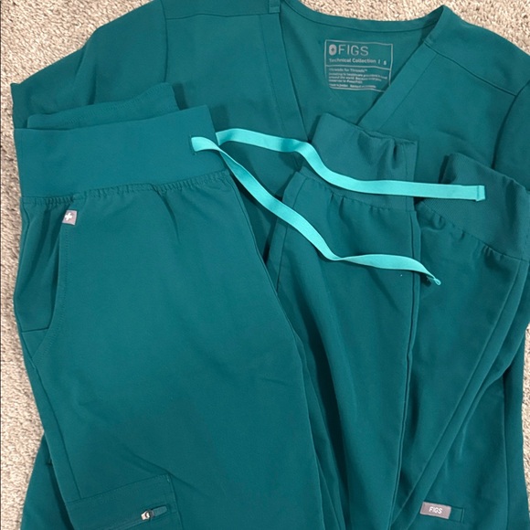 Figs Scrub Set - Picture 2 of 3